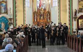 Wsp&oacute;łpraca samorząd&oacute;w i muzyczne spotkania &ndash; Gmina Szemud z wizytą w Tuchomiu 6
